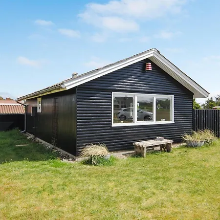 Engelbertine - 900m From The Sea By Interhome